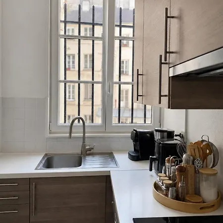 Le Marais, But Quiet * Paris