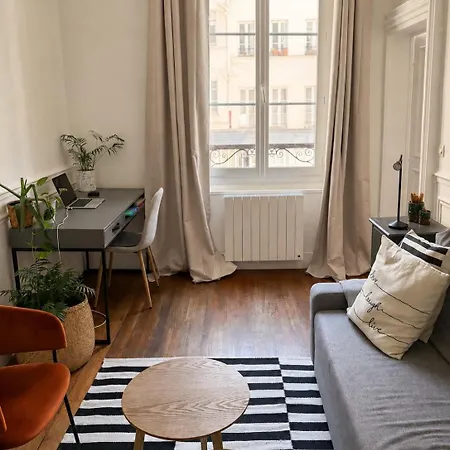 Le Marais, But Quiet *